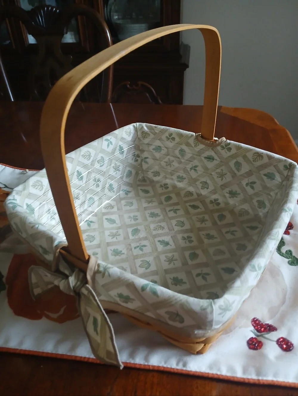 Longaberger Pie Basket w/ Liner & Protector